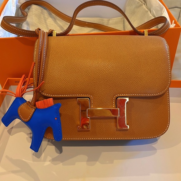 SOLD!HERMES CONSTANCE 18 Mini Bag Gold Courchevel With Gold Hardware! SOLD - Picture 6 of 16